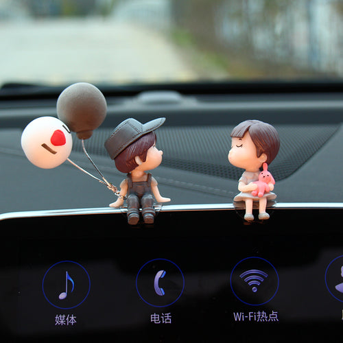 Auto-Dekoration, süße Cartoon-Paare, Action-Figur, Ballon-Ornament, Auto-Innenausstattung, Armaturenbrett-Zubehör für Mädchen, Geschenke