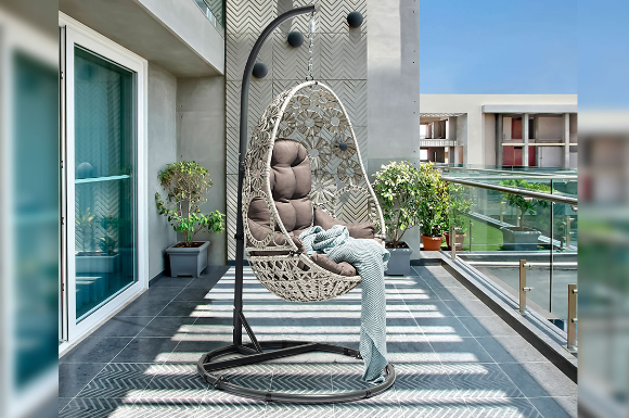 It is popular to buy rattan furniture now, it is because you want to buy a rattan chair to take home after seeing it