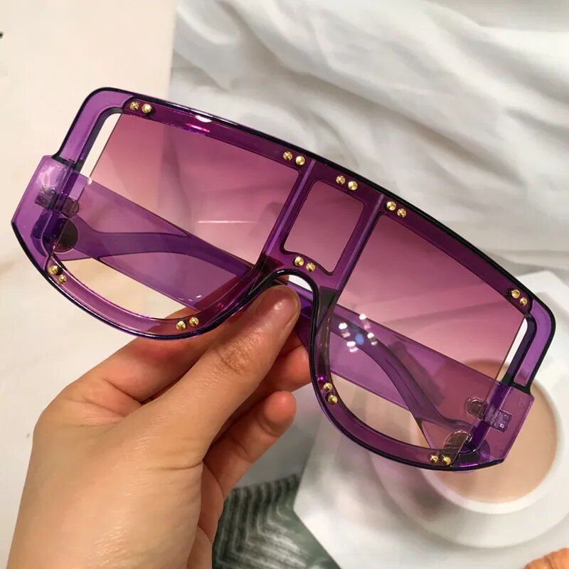 2022 New Fashion Brand Candy Color Shield Sunglasses For Women Vintage Full Rivet Hollow One Piece Sun Glasses Men Hop Hop Shade