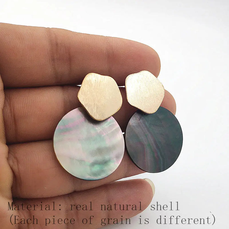 Fashion Natural Shell Pendant Earrings Round Curved Metal Geometric Earrings for Women Wedding Gift Jewelry