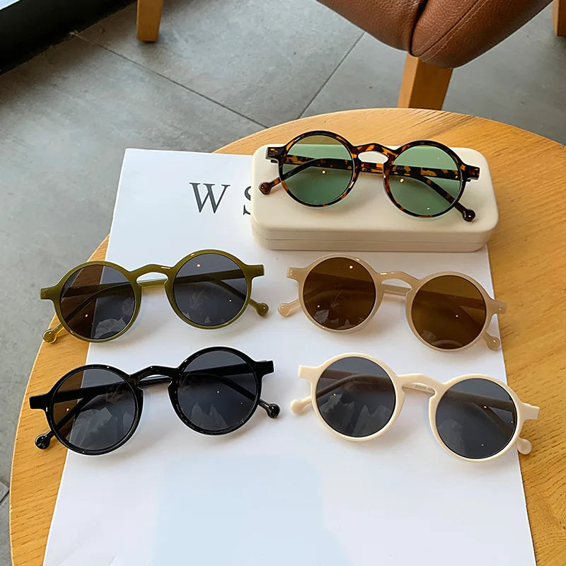 Retro Round Sunglasses Women Brand Designer Vintage Sun Glasses Female Black Outdoor Eyewear Fashion Ins Style Popular