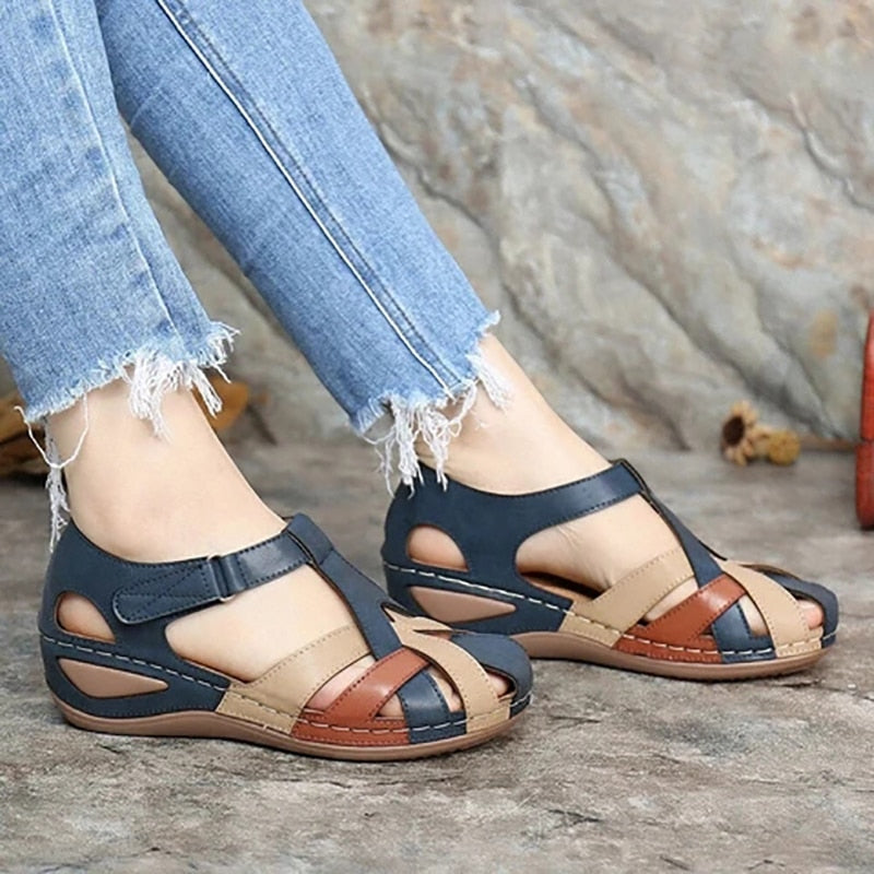 Flat Sandals Woman Light Outdoor Beach Sli On Round Female Slippers Casual Comfortable Outdoor New Fashion Sunmmer   Women Shoes