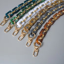 Neue Mode Damentasche Accessoire Metallteile Weiße Perle Acrylharzkette Luxuriöser Riemen Damen Schulter Süße Clutchketten