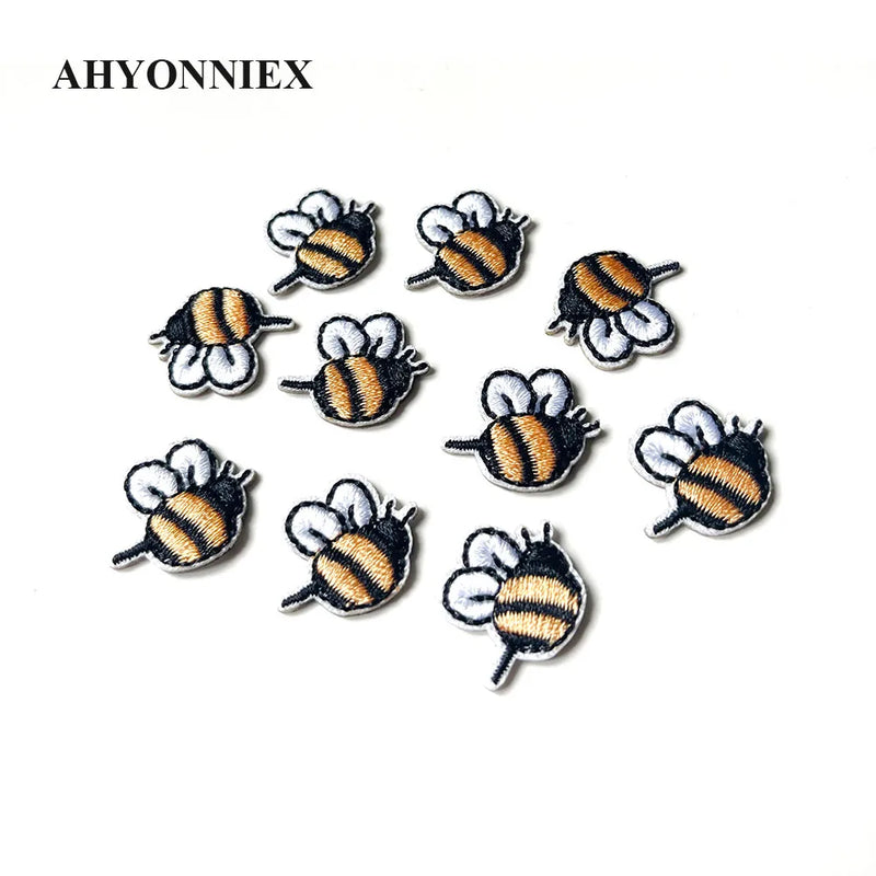 10pcs/lot Mini Yellow Bee Patch Embroidery Sticker Iron on Patches for Clothing Applique Embroidery DIY Clothing Accessories
