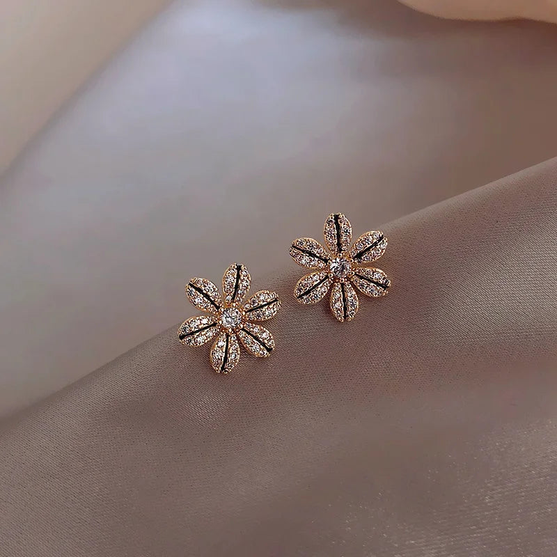 Exquisite Elegant Lily Flower Stud Earrings For Women Luxury Micro Inlaid Zircon Small Earrings Korean Wedding Party Jewelry