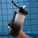 Bounce Farbverlauf Wasserbecher Student Mode Wasserflasche 700ML Einfache Fitness Outdoor Sport Trinkflasche mit Strohhalm