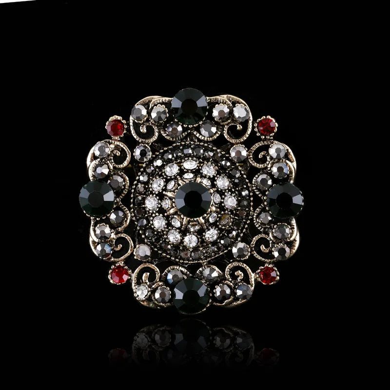 High Quality Fashion Baroque Court Retro Brooch Personality Hollow Badge Corsage High-end Christmas Gift Clothing Accessories