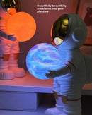 Space Man Hugging the Night Sky Bluetooth Speaker Dreamy Starry Sky Audio System Subwoofer Night Light Decoration Creative Gift