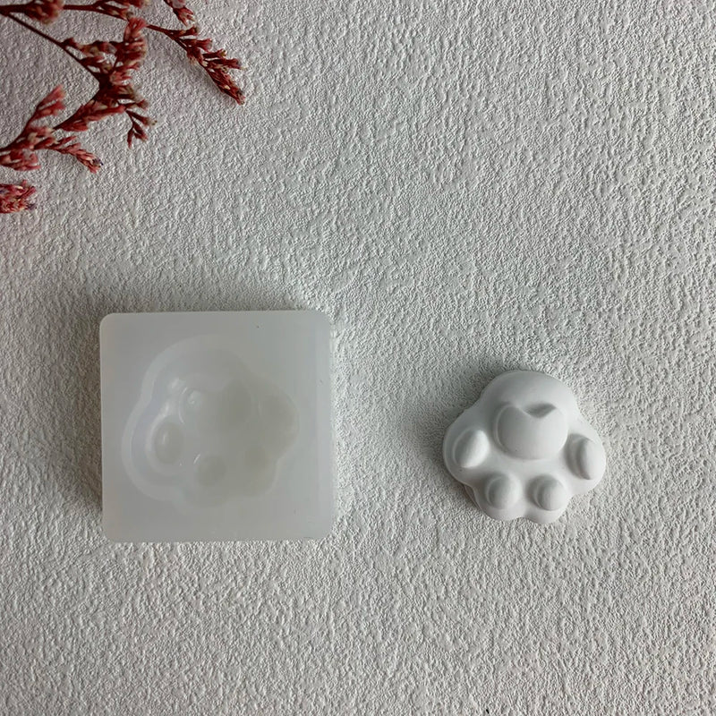 Cute Cat Paw Candle Diy Silicone Mold Aromatherapy Candle Soap Making Mould Resin Molds Home Decoration