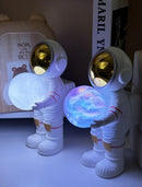 Space Man Hugging the Night Sky Bluetooth Speaker Dreamy Starry Sky Audio System Subwoofer Night Light Decoration Creative Gift