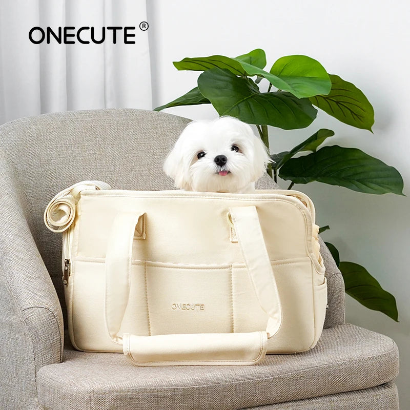 Pets go out and pack puppies. Portable one-shoulder bags are suitable for cats and small dogs to carry outdoors than bears.