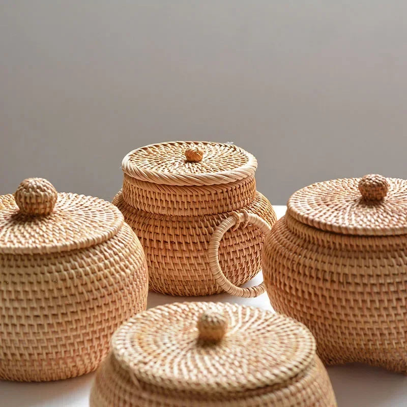 New Round Rattan Boxes with Lid Hand-Woven Multi-Purpose Wicker Tray Desktop Decoration Jewelry Storage Box Make Up Organizer