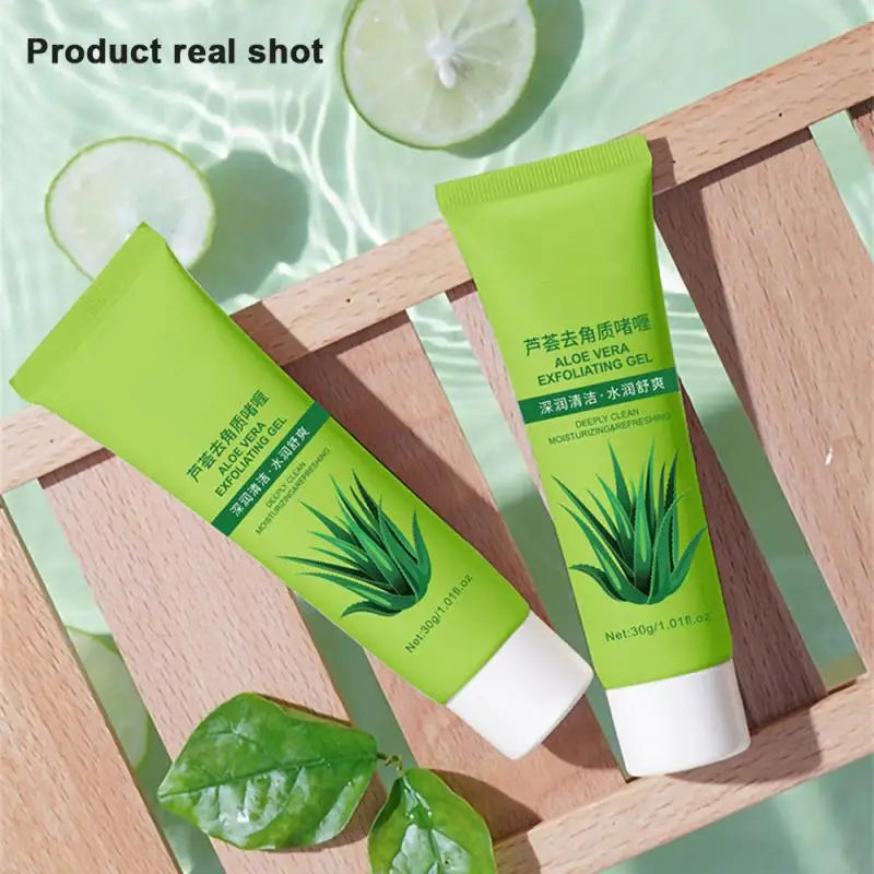 30/50g Aloe Vera Exfoliating Gel Moisturizing Aloe Extract Facial Cleansing Body Scrub Gel Purify Pores Smooth Tender Skin Care