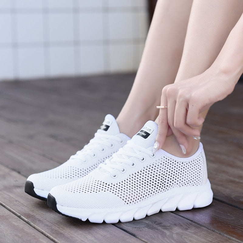 New Mesh Women Sneakers Breathable Flat Shoes Women Lightweight Sports Shoes Non-slip Running Footwear Zapatillas Mujer Casual