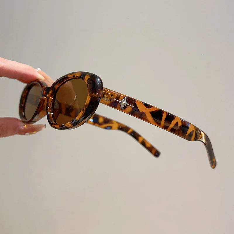 Vintage Brand Designer Oval Sunglasses Women Luxury Fashion Sun Glasses For Men Trendy Punk Luxury Rivet Star Cool Shades UV400