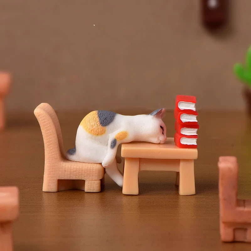 Cute Figurines Miniature Cartoon Animal Cat Resin Ornament Micro Landscape Kawaii Desk Accessories For Decoration Home Kids Gift