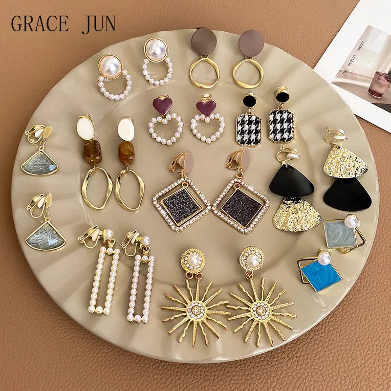 GRACE JUN New Vintage Gold Color Pearl Rhinestone Clip on Earrings Non Pierced Earrings for Women Cute Ear Clip Jewelry Gift