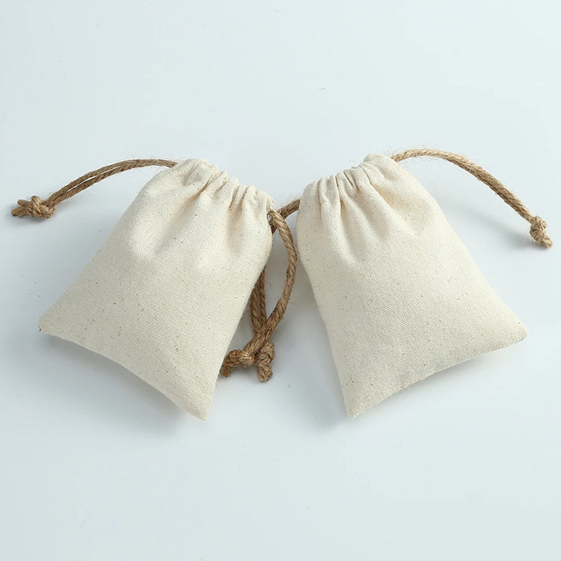 50 Cotton Burlap Jewelry Packaging Pouches Organizer Wedding Christmas Party Candy Bag Present Mariage Jute Drawstring Gift Bag