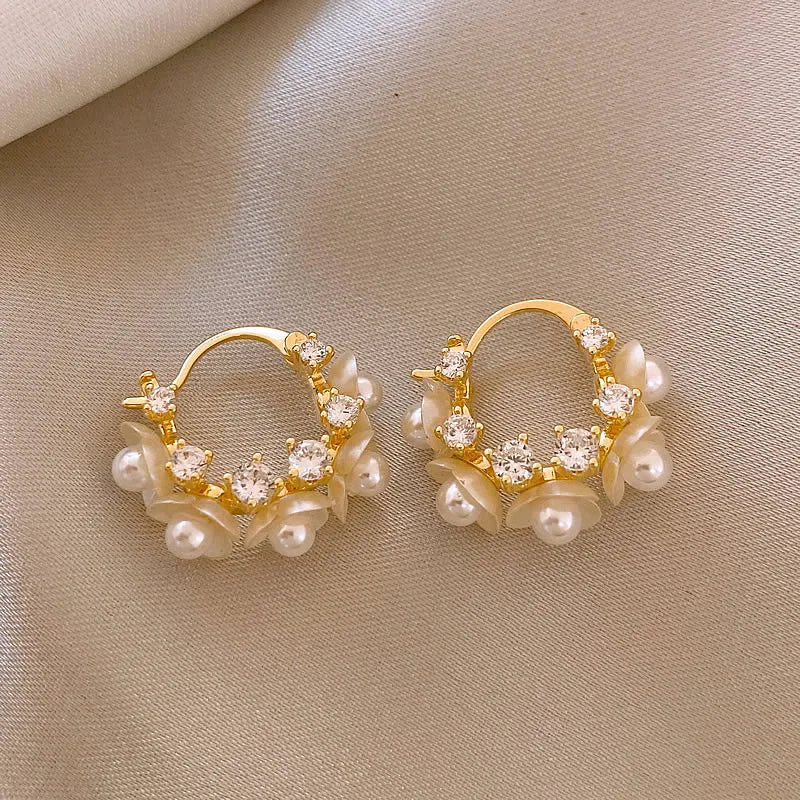 Luxury Design French Elegant Pearl Flower shaped Pendant Earrings 2024 New Jewelry sets Sweet Accessories for Women and Girls