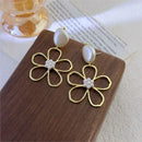 Elegant Hollow Flower Imitation Pearl Stud Earrings for Women New Fashion Dangle Earring Party Jewelry Gifts