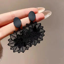 Neue asymmetrische schwarze Hängeohrringe für Damen, hohle Kristall-Tropfenohrringe, Rock, geometrische Statement-Ohrhänger, Aretes