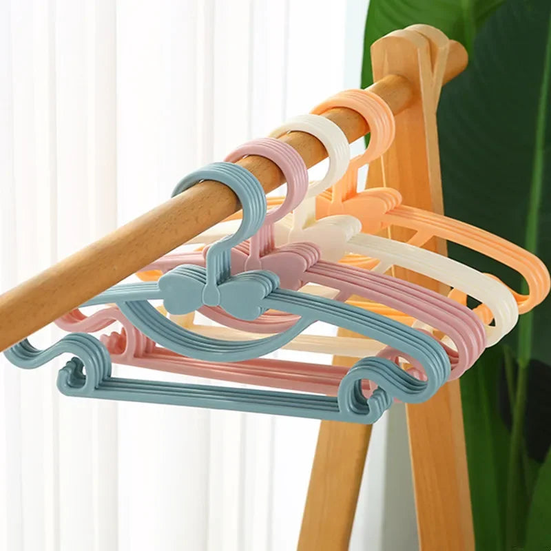 5PC Kids Clothes Hanger Racks Plastic Display Children Coats Hanger Baby Clothing Organizer Girls Boy Flexible Windproof Hanger