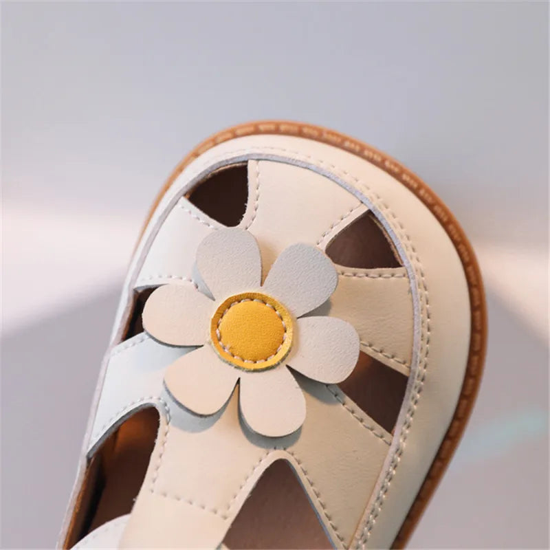 2024 New Summer Kids Sandals For Girls Leather Cuts-out Children Sandals Cute Flower Soft Sole Fashion Toddler Baby Shoes