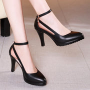 Größe 32-43 spitze Zehe Kristall-Plateaupumps Damen 2023 weiches Lederriemchen Knöchel dünne hohe Absätze Brautschuhe Weiß Rot