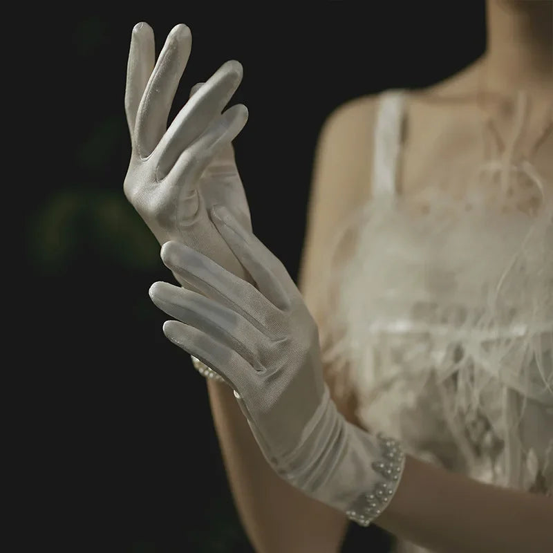 New Arrival Ivory Bridal Gloves Cheap Gant Mariage Femme Novia Bride Wedding Gloves Beaded Pearls Accessoires Mariage 2024