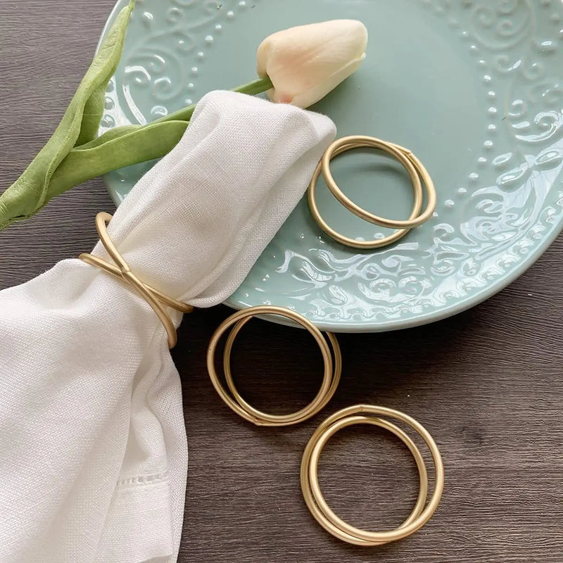 Exquisite Gold Napkin Ring Metal Napkin Rings for Wedding Party Dinner Hotel Table Decoration Napkins Holder