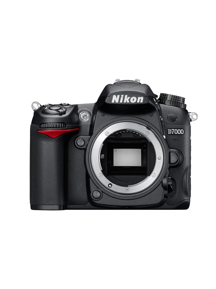 Nikon D7000 DSLR Camera with Nikon 18-105mm Lens