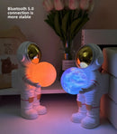 Space Man Hugging the Night Sky Bluetooth Speaker Dreamy Starry Sky Audio System Subwoofer Night Light Decoration Creative Gift