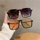 2024 New Vintage Fashion Sunglasses For Women Metal Square Frame Luxury Shades Pink Sun Glasses Photograph Sun Eyewear UV400