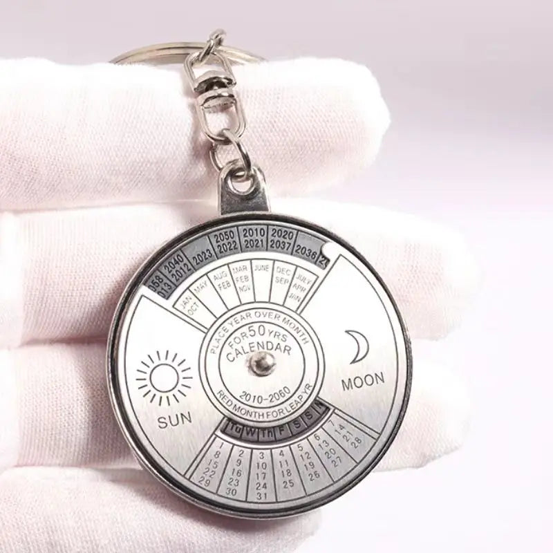 50 Years Perpetual Calendar Keychain Silver Alloy Keyring Key Decoration 8OU9 Car Keychain