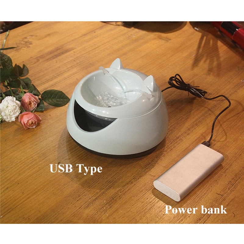 Automatischer leuchtender Haustier-Wasserbrunnen für Katzen-Brunnen-Hunde USB-elektrischer Wasserspender-Trinknäpfe für eine Katze