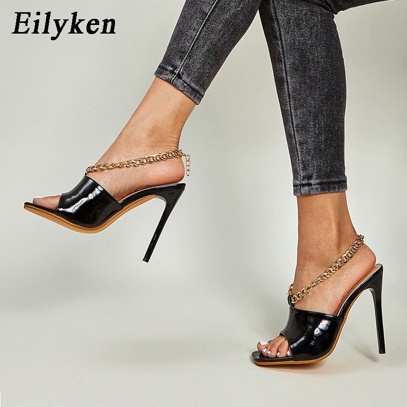 Eilyken, nueva moda, hebilla en el tobillo, correa, decoración de cadena, zapatos deslizantes de diseñador para mujer, sandalias de fiesta de verano, tacones altos de aguja