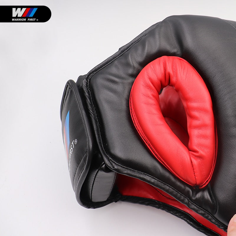 Freies Verschiffen ROT/SCHWARZ Geschlossene Art Boxing Head Guard/Sparring Helm/MMA/Muay Thai Kickboxing Brace/Kopfschutz PU-Material