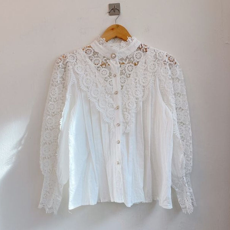 Blusa de encaje elegante coreana para mujer, camisa de retazos blanca, Tops ahuecados con botones, Blusas con cuello levantado de flores, Blusas con mangas de pétalos 12419