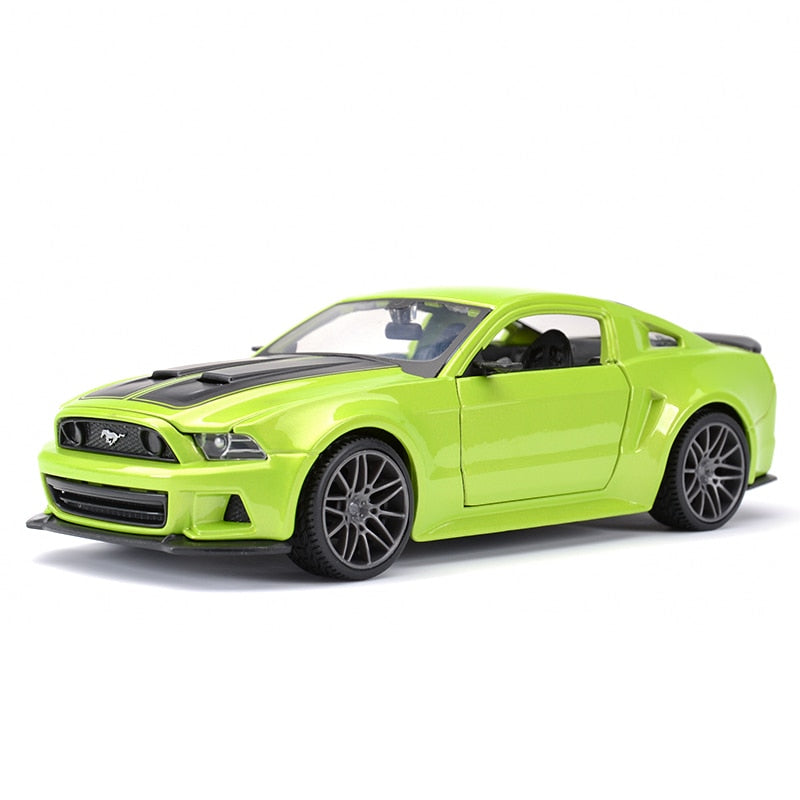 Maisto 1:24 2014 Ford Mustang Street Racer Sports Car Static Die Cast Vehicles Collectible Model Car Toys