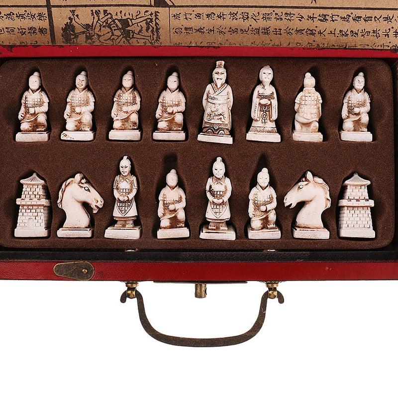 Hölzernes antikes chinesisches Schachfiguren-Set Brettspiel Familie Freizeitspielzeug Chinesisches Schach Eltern-Kind-Geschenk Sammlerstücke
