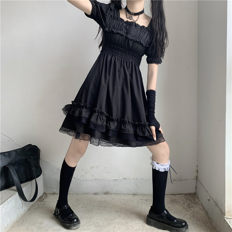 Harajuku japonés estilo oscuro verano nuevos vestidos Vintage cuello cuadrado encaje Puff manga vestido Sweety Ruffles Hepburn vestido negro