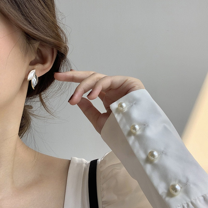 2021 Neue Ankunft Metall Trendy Sommer Frische Reizende Süße Grau Blatt Baumeln Ohrringe Für Frauen Mode Metall Schmuck