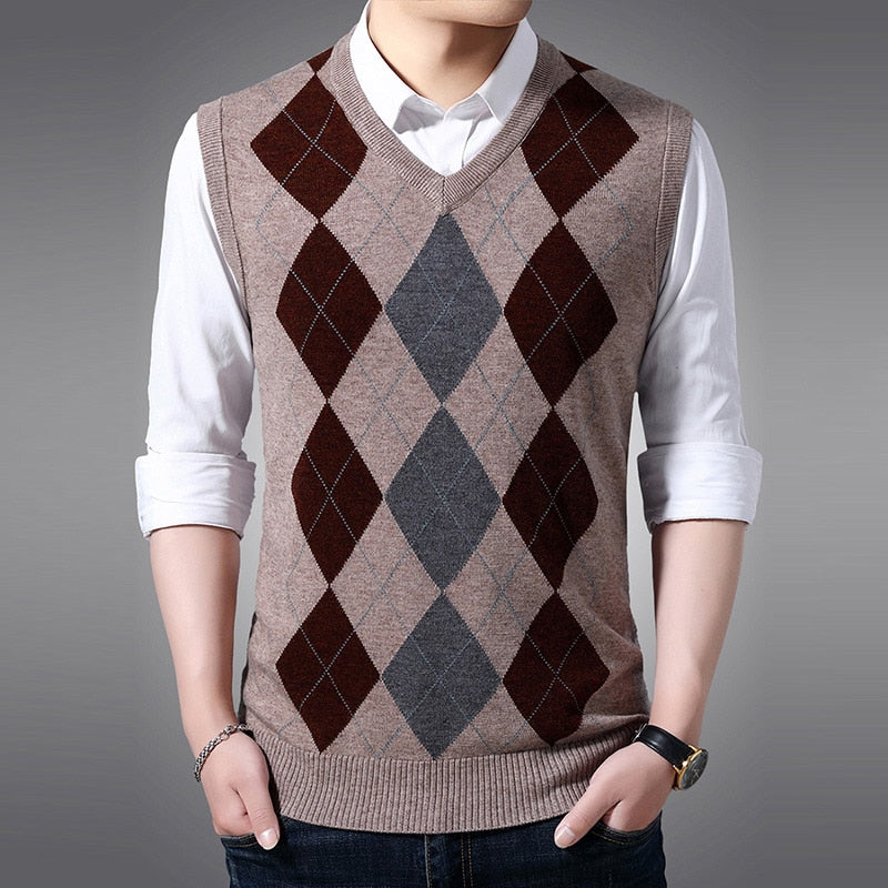 New Fashion Brand Sleeveless Sweater Mens Pullover Vest V Neck Slim Fit Jumpers Knitting Patterns Autumn Casual Clothing Men