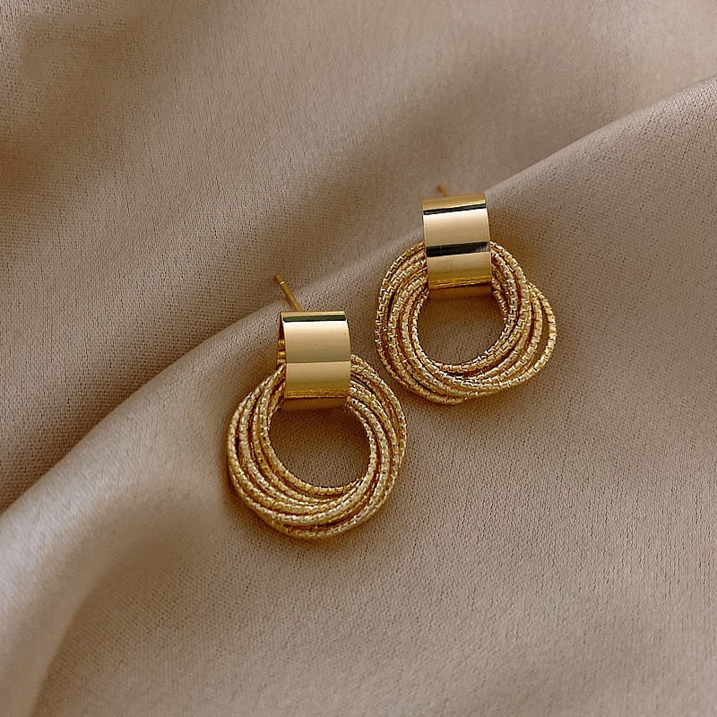 Retro Metallic Gold Colour Multiple Small Circle Pendant Earrings 2022 Jewelry fashion Wedding Party Unusual Earrings For Woman