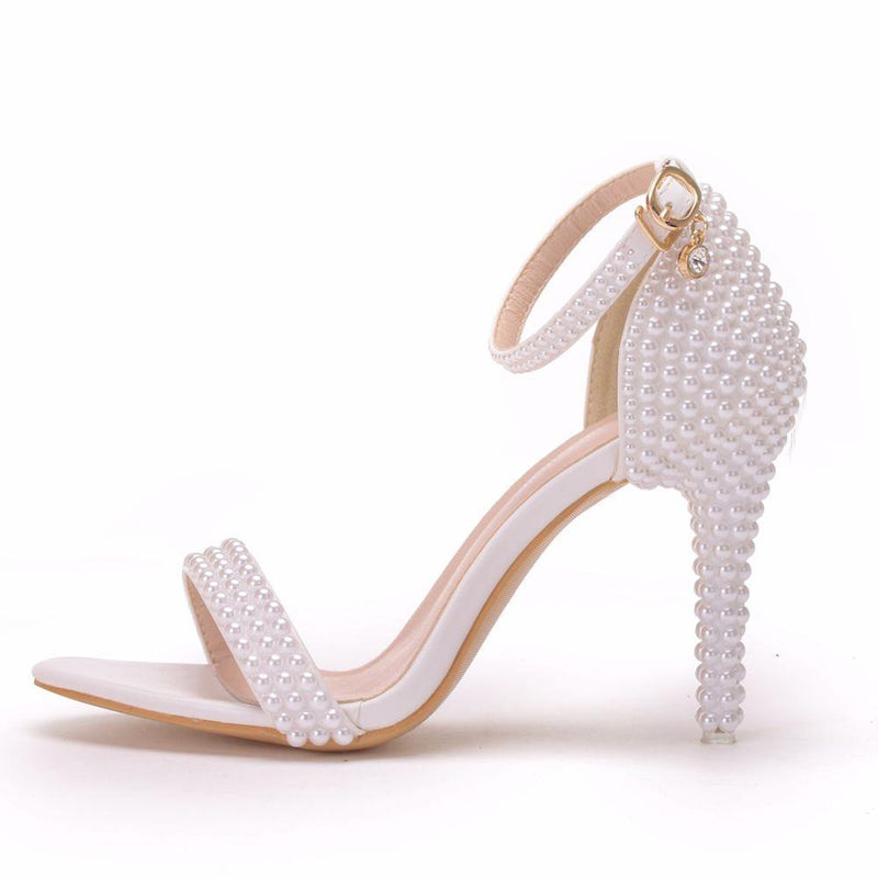 Crystal Queen Novia Zapatos de boda Moda Stiletto blanco Mujer Correa en el tobillo Vestido de fiesta Sandalias Punta abierta Tacones altos Bombas Mujer