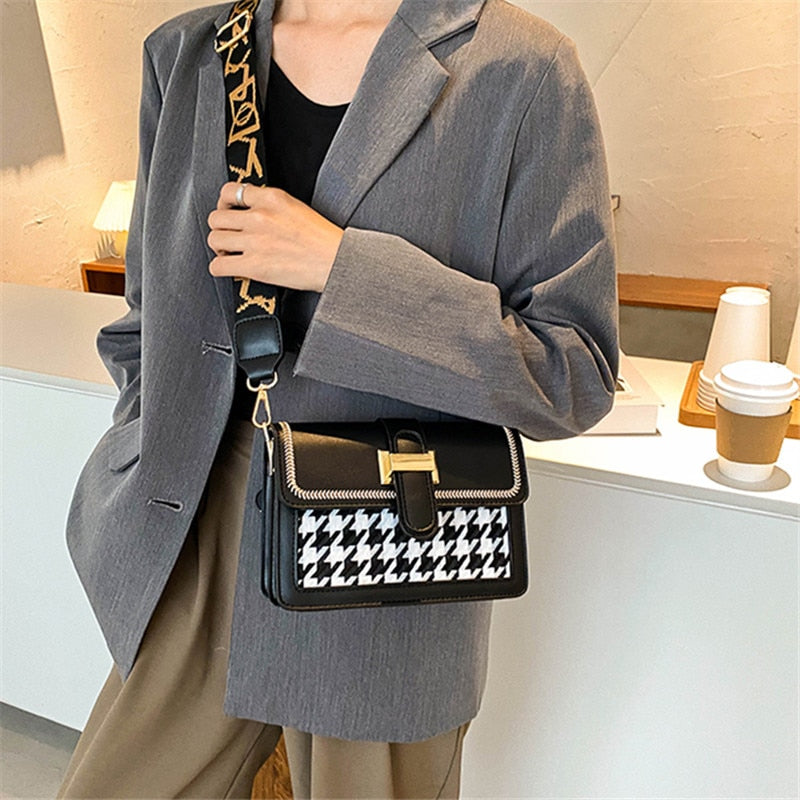 Hot Unique Bag Design Retro Woolen Square Bag &amp; Elegant Shoulder Bag Messenger Bag Width 20.5cm Height 15cm Thickness 8cm