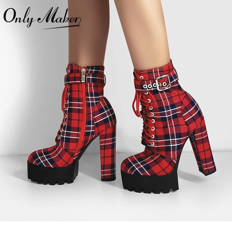 Botines de plataforma para mujer de OnlyMaker, botines de punta redonda con cremallera lateral y cordones de tela escocesa roja con correa y hebilla para invierno