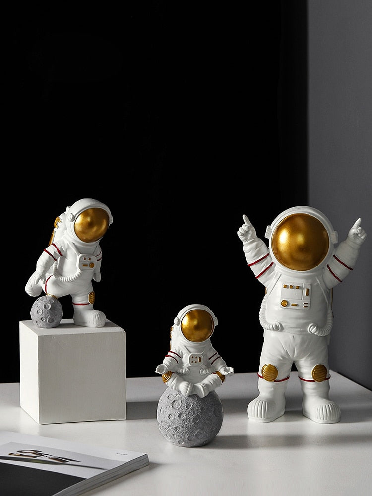 Nordic Modern Astronaut Miniature Figurines Resin Craft Home Fairy Garden Desk Decoration Furnishing Articles Room Accessories