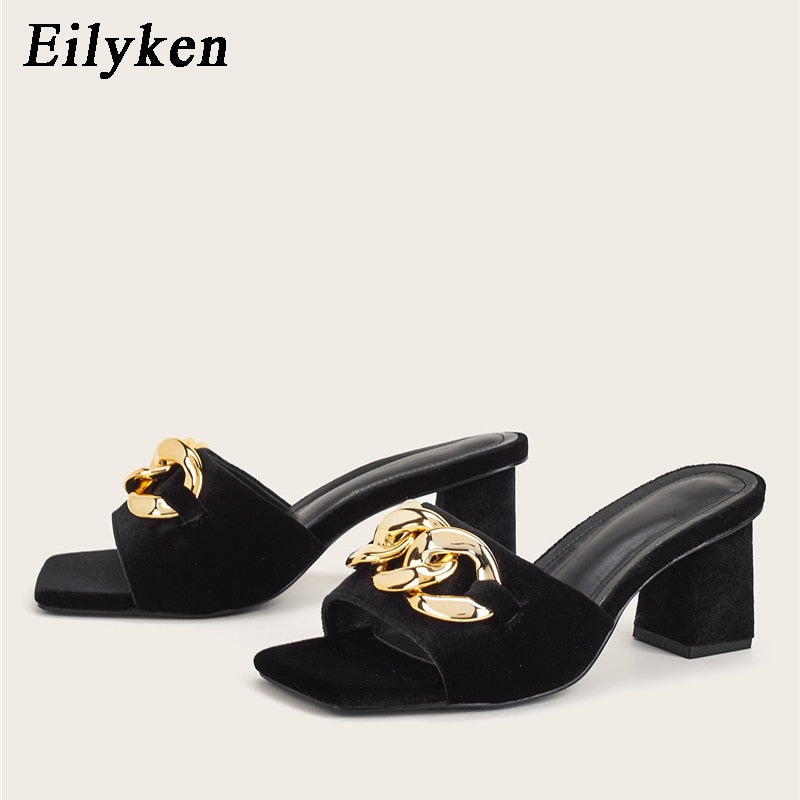 Eilyken Sommer Karneval Party Frauen Hausschuhe Mode Kette Design Damen Sandalen Gladiator Open Toe Square Heels Schuhe Weiblich