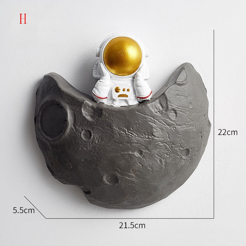 Nordic Wall Decoration Astronaut Resin Wall Shelves Home Decor 3D Astronaut Figurines For Living Room Bedroom Wall Hanging Decor